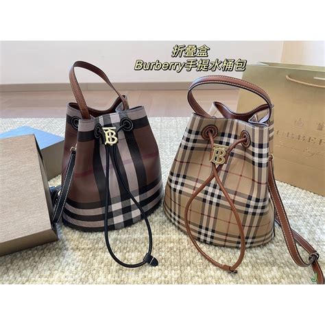 กระเป า burberry ผ า|Women’s Designer Pouches .